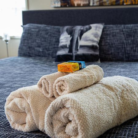 Chic Private Studio 5 Mins From Airport And Shops Christchurch Exterior photo