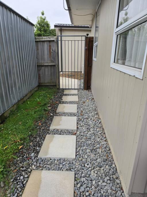 Chic Private Studio 5 Mins From Airport And Shops Christchurch Exterior photo