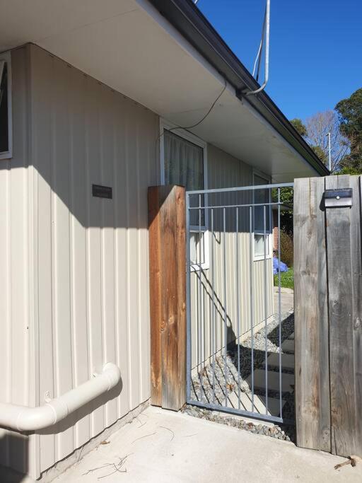 Chic Private Studio 5 Mins From Airport And Shops Christchurch Exterior photo